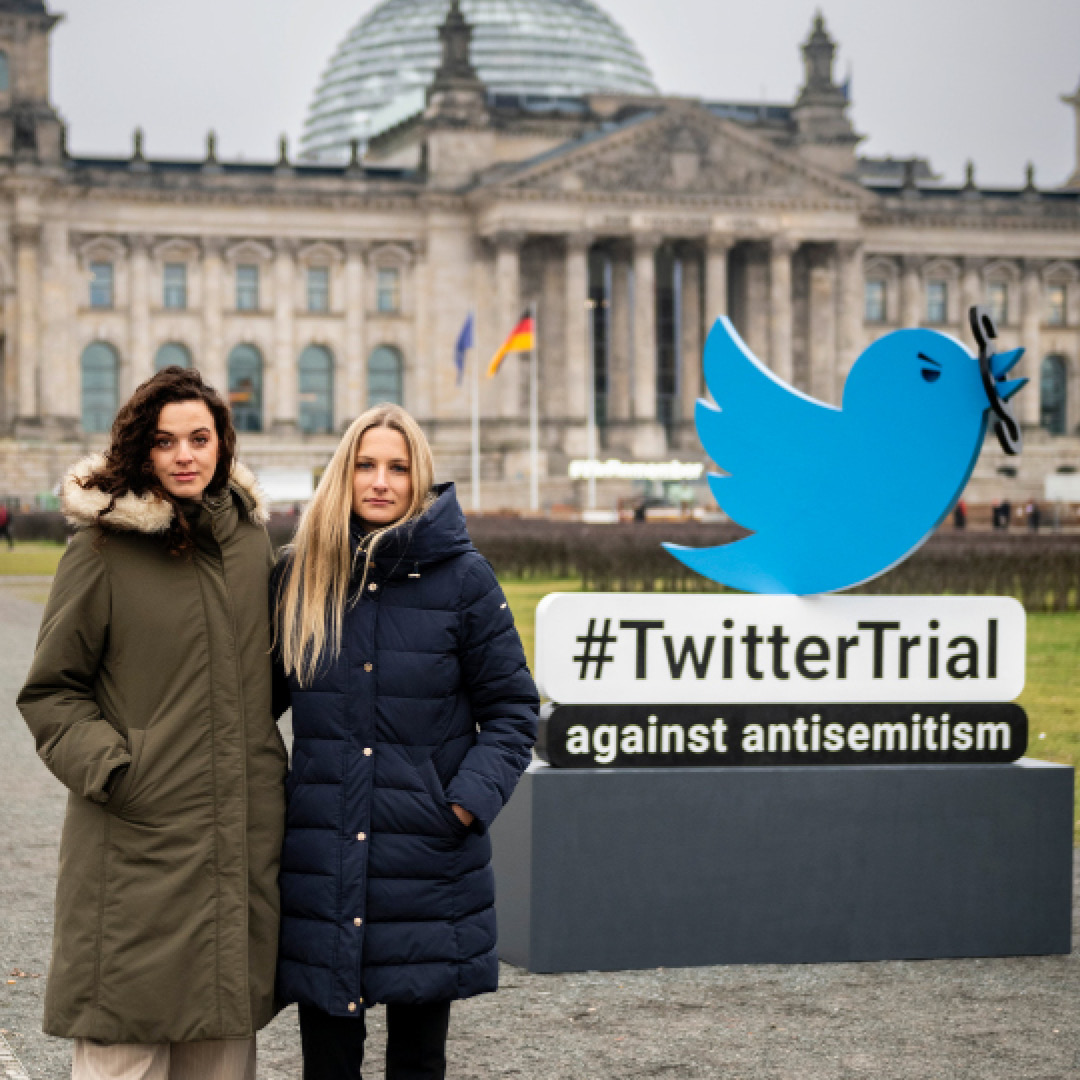 Twitter-Grundsatzprozess-Aktion-Bundestag-1zu1-Foto #TwitterTrial: EUJS und HateAid verklagen Twitter - Aktion zum Grundsatzprozess vor dem Bundestag