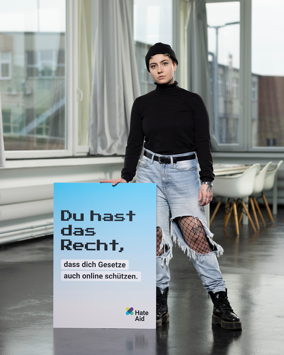 Janina Hille mit dem Statement Du hast das Recht, dass dich Gesetzte auch online schützen.