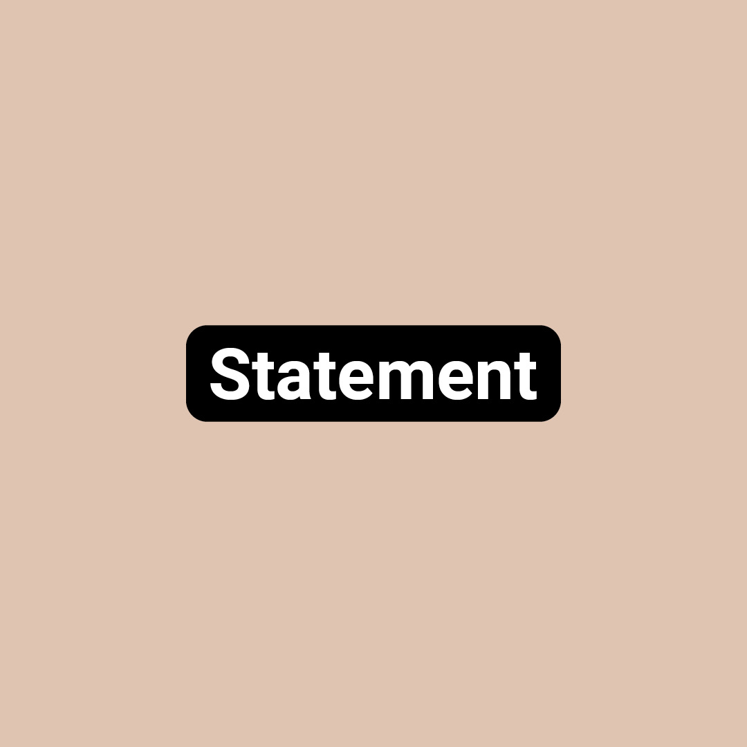 sandfarbenes Bild mit der Aufschrift "Statement" in weiß auf schwarzem Untergrund