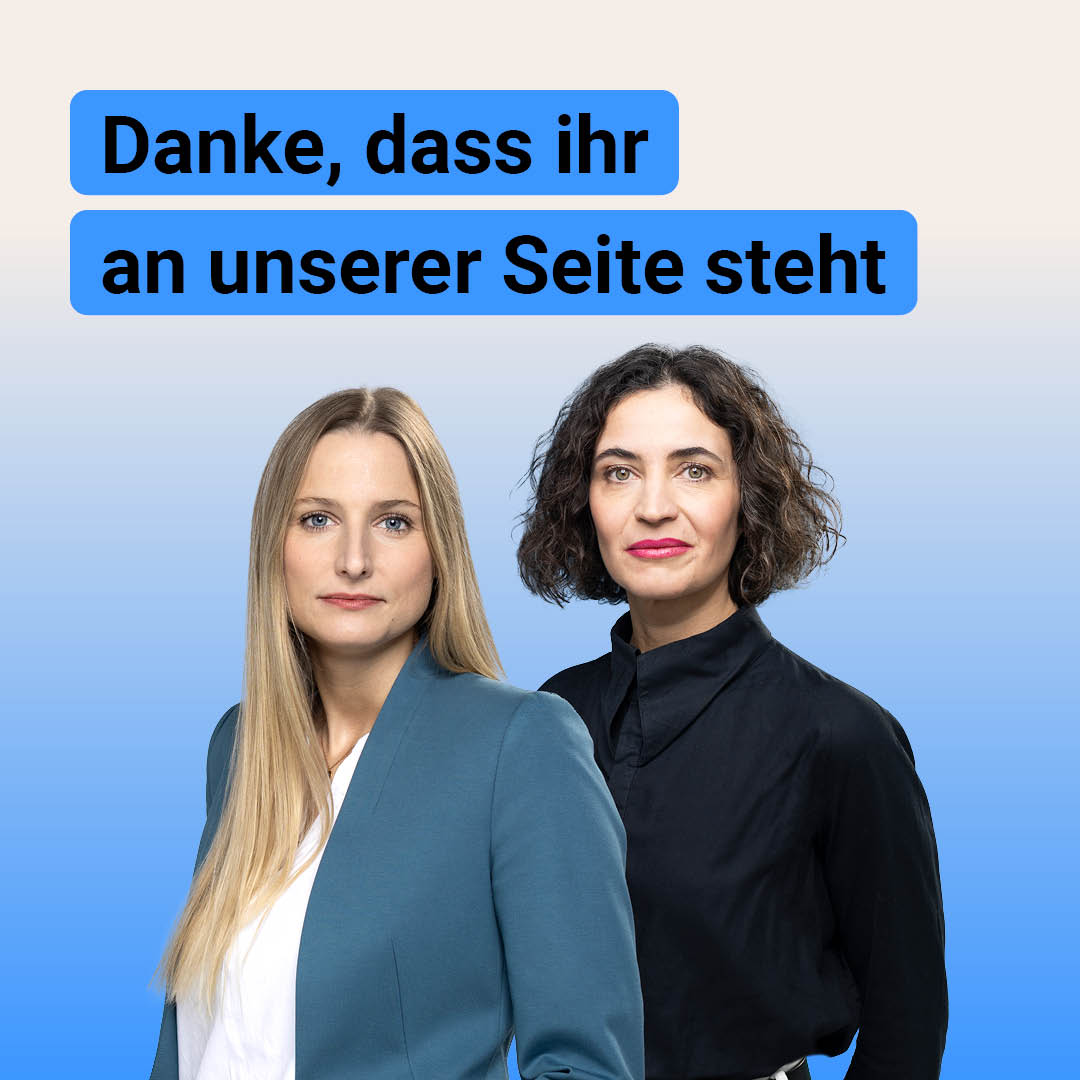 Portrait von Josephine Ballon und Anna-Lena von Hodenberg mit Headline "Danke, dass ihr an unserer Seite steht"
